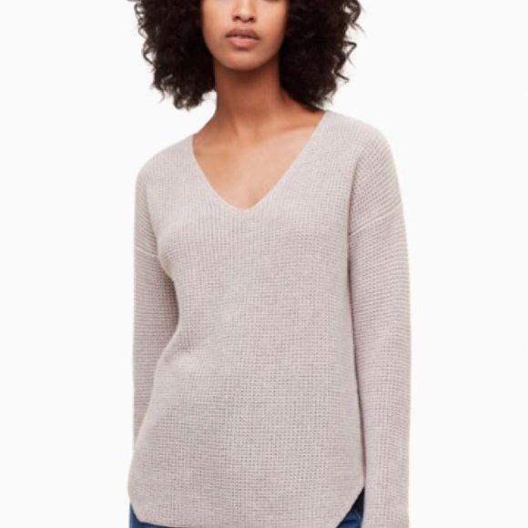 Aritzia Wolter Sweater Size S - Picture 1 of 2